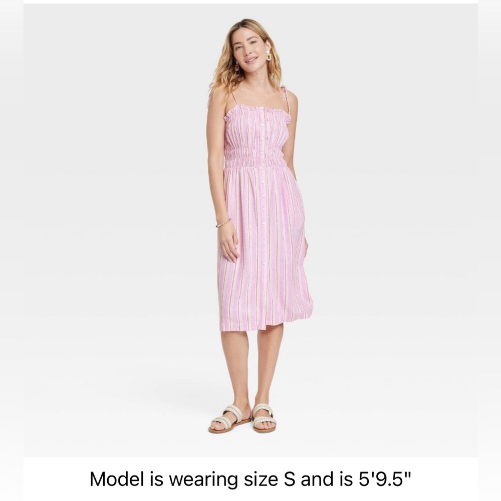 Universal Thread Target, dress. Size large